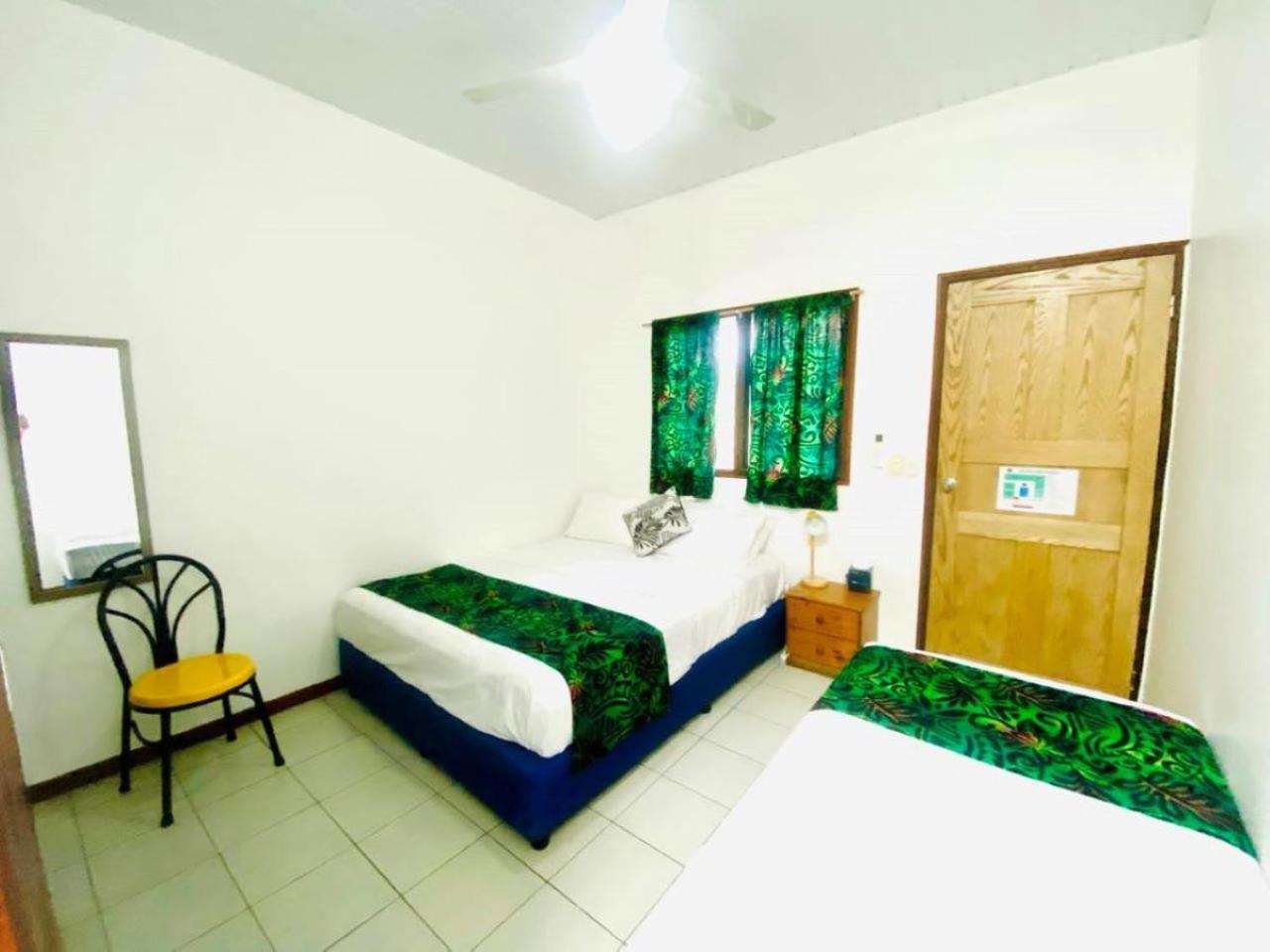Travellers Motel Vanuatu พอร์ตวิลา ภายนอก รูปภาพ